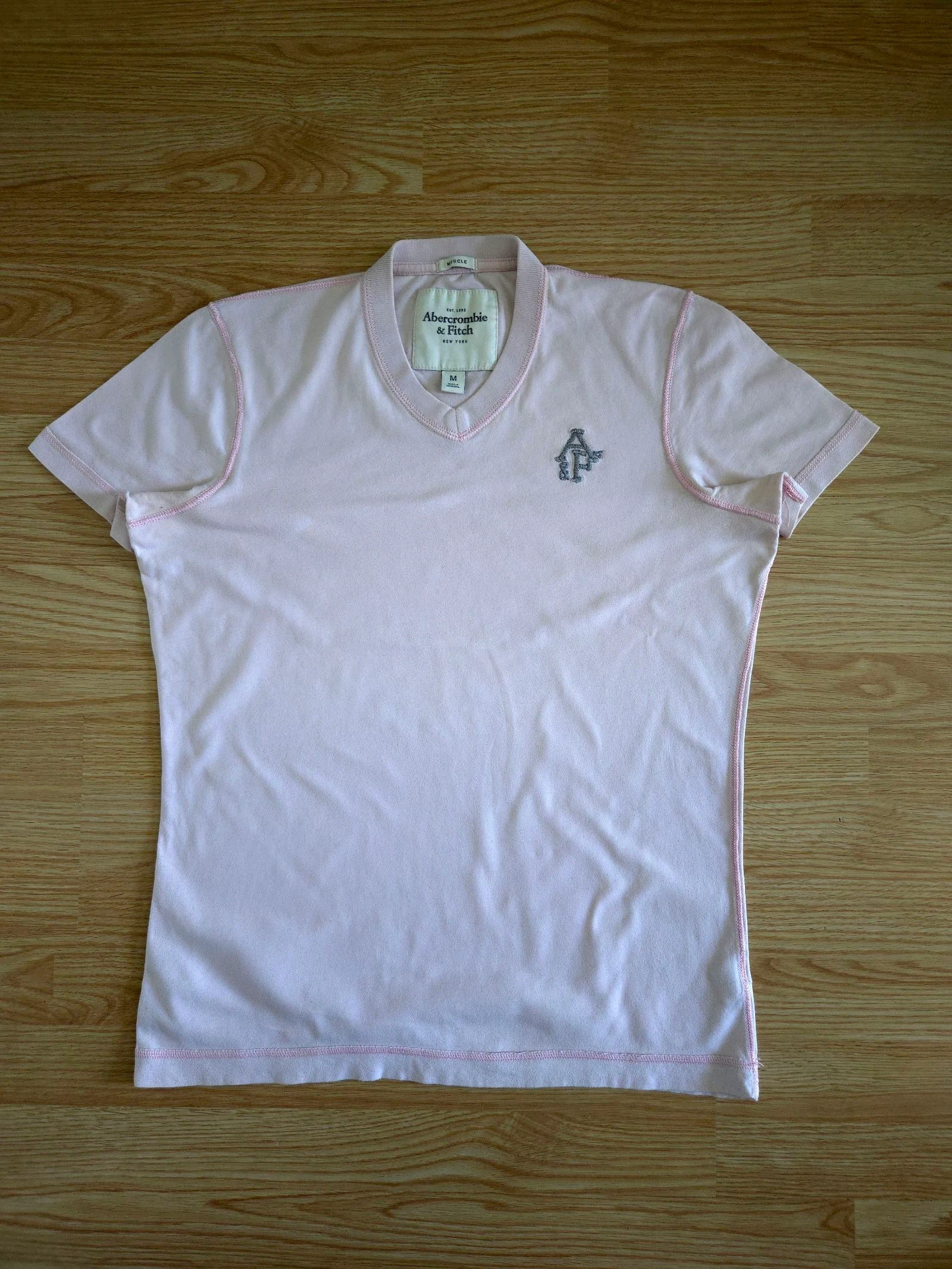 T-shirt rose Abercrombie and Fitch taille M